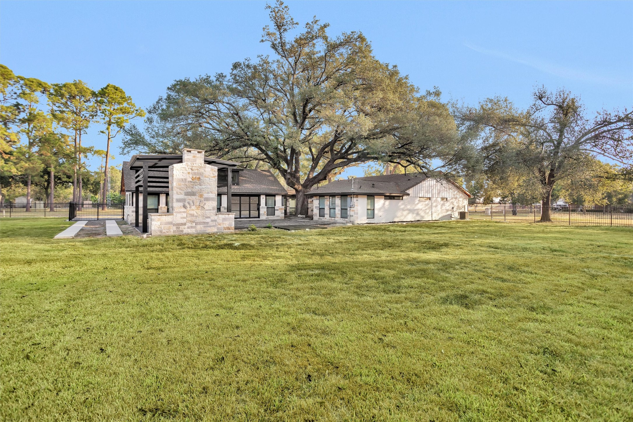 4323 Tilson Lane Houston, TX 77041 - Photo 32 of 34