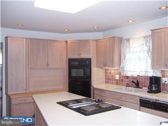 552 Moreboro Road Hatboro, PA 19040 - Photo 5 of 12 Kitchen