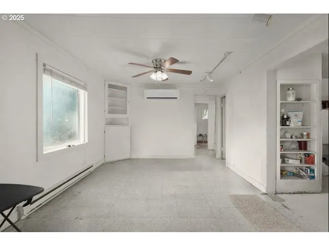 $250,000 | 2735 Summer Street Southeast, Salem, OR 97302