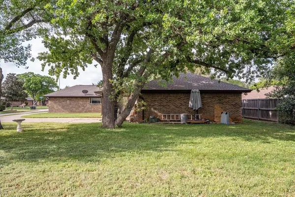 $469,900 | 1715 Covemeadow Drive, Arlington, TX 76012