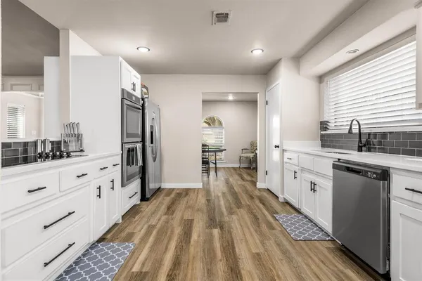 $469,900 | 1715 Covemeadow Drive, Arlington, TX 76012