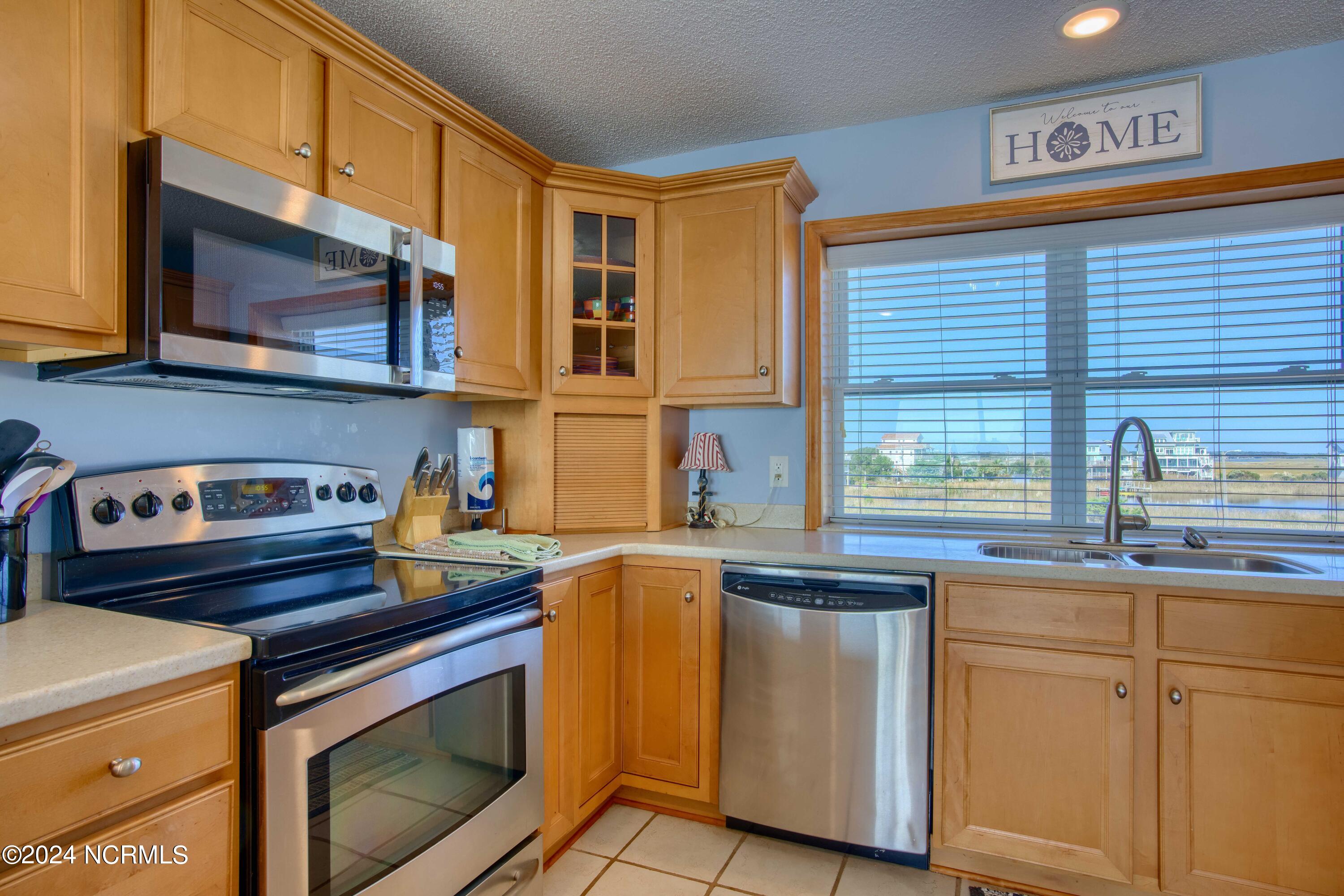 2362 New River Inlet Road North Topsail Beach, NC 28460 - Photo 22 of 49 2362 New River Inlet Road - Interiors -