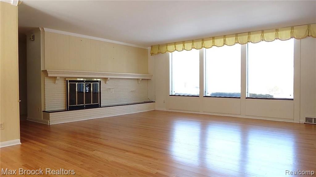 295 Cloverly Road Grosse Pointe Farms, MI 48236 - Photo 9 of 40