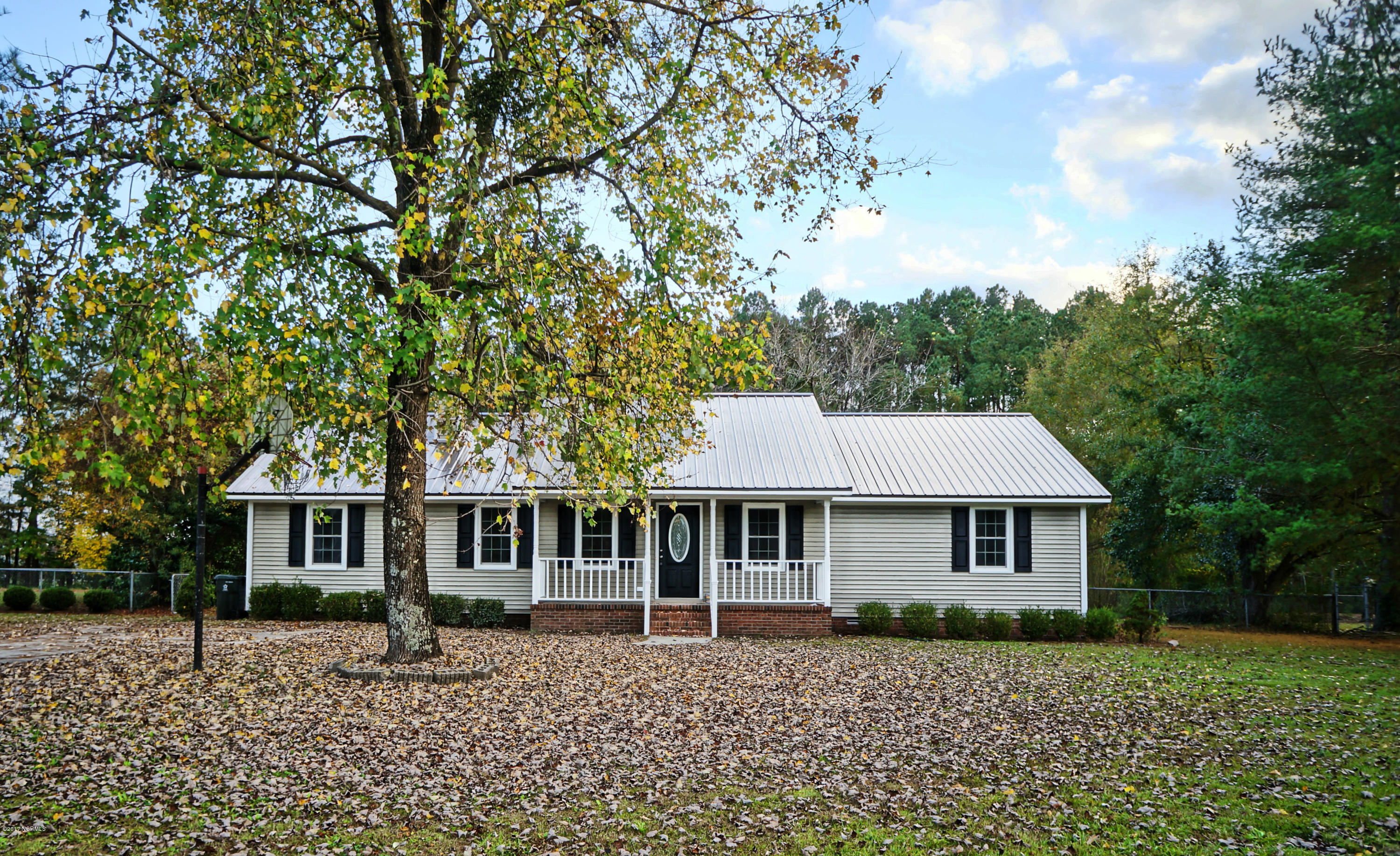 3709 Elveden Road New Bern, NC 28562 - Photo 1 of 34 Lovely Home