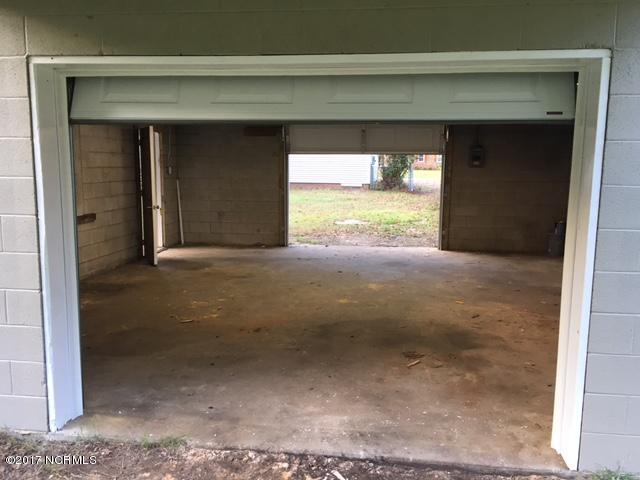 3709 Elveden Road New Bern, NC 28562 - Photo 14 of 34 Drive Thru Roller Doors
