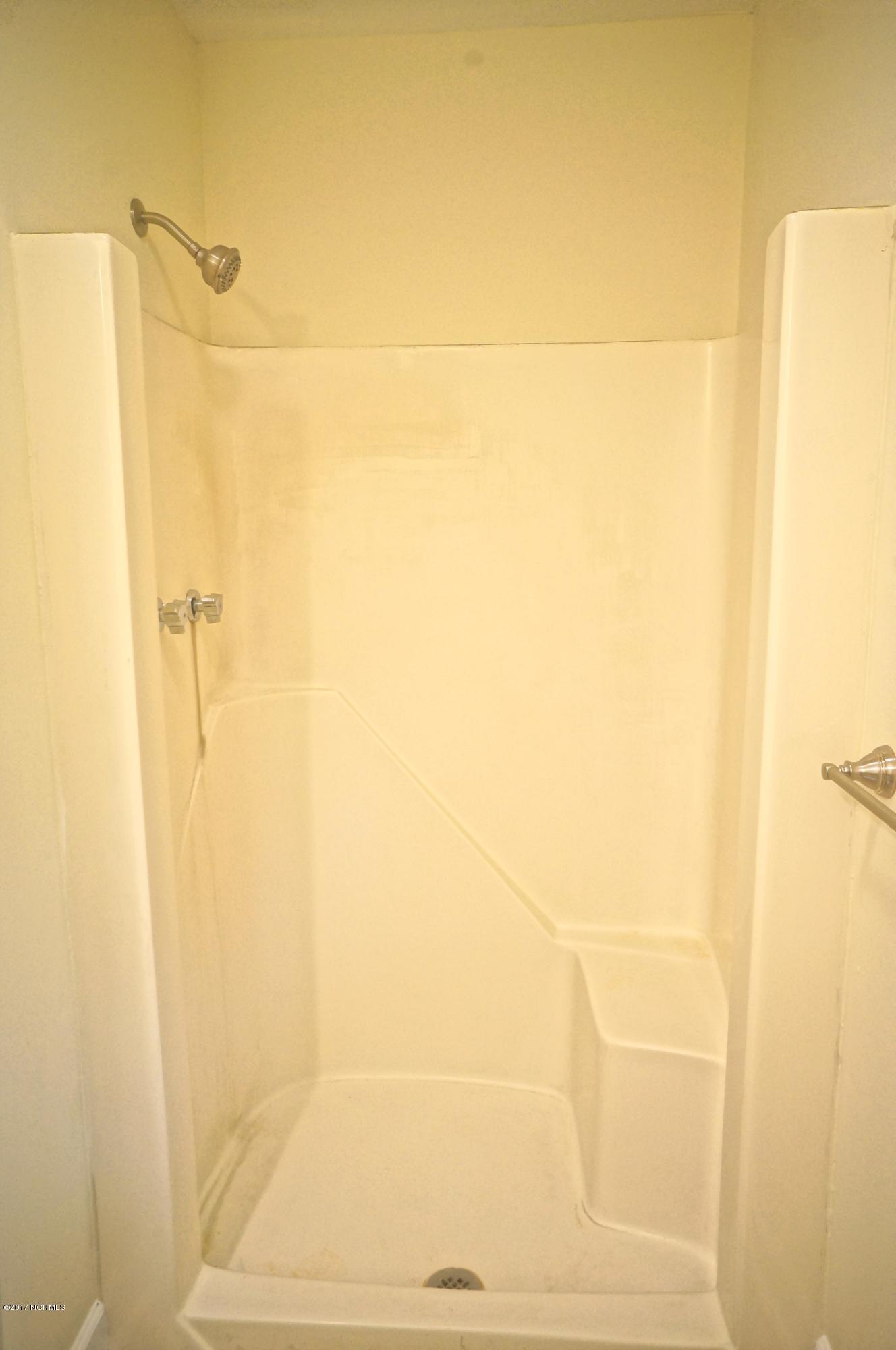 3709 Elveden Road New Bern, NC 28562 - Photo 20 of 34 Walk In Shower