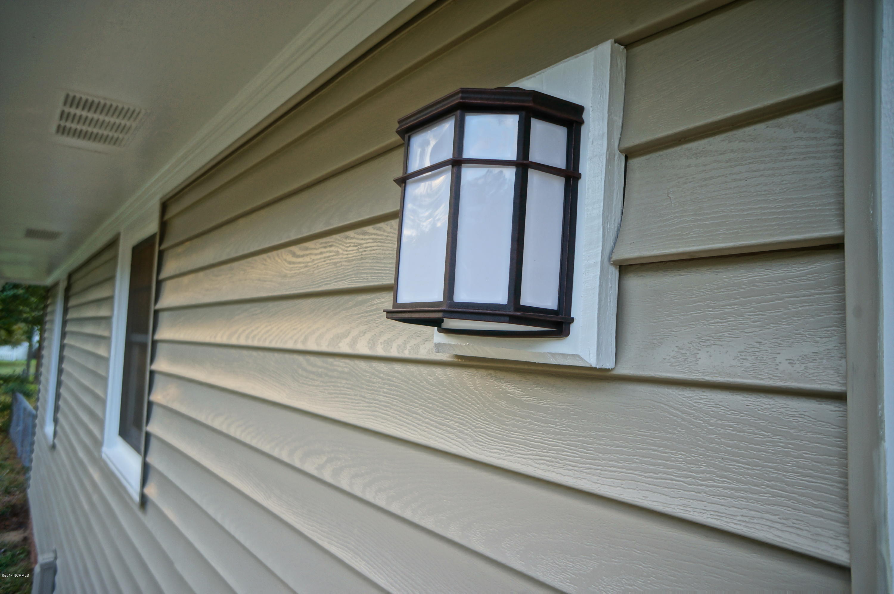 3709 Elveden Road New Bern, NC 28562 - Photo 29 of 34 Low Maintenance Vinyl Siding