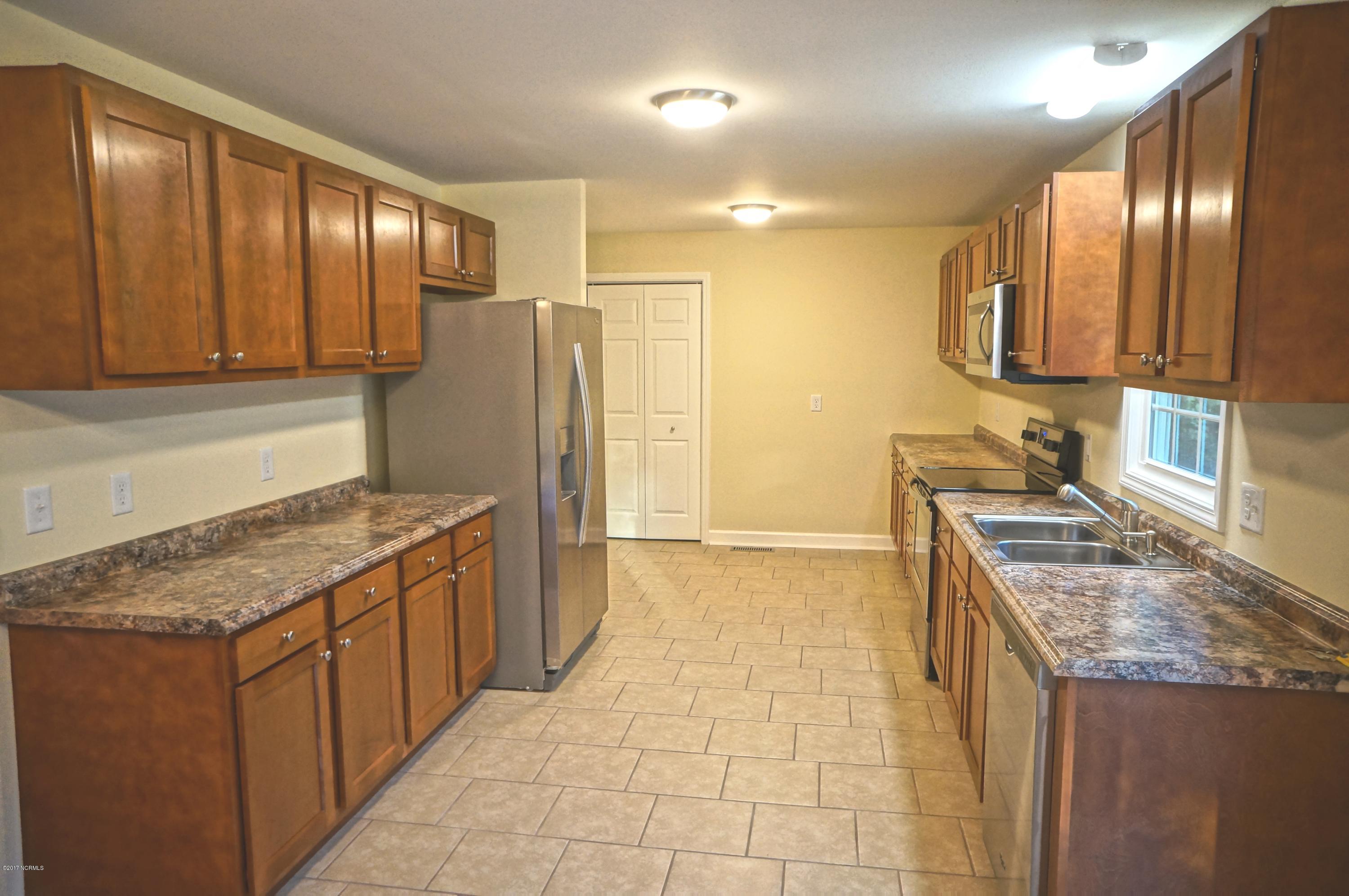 3709 Elveden Road New Bern, NC 28562 - Photo 4 of 34 Remodeled Kitchen