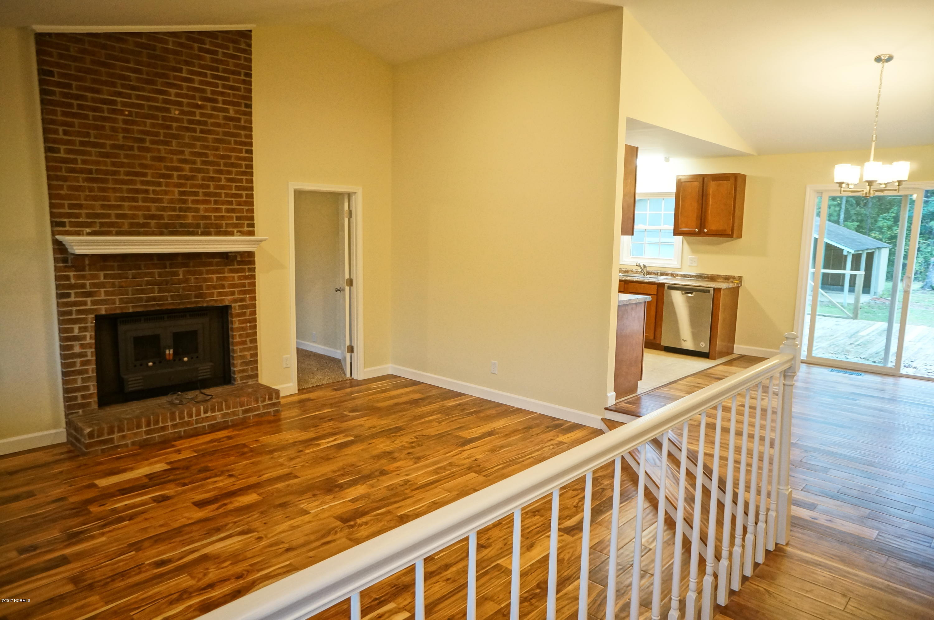 3709 Elveden Road New Bern, NC 28562 - Photo 7 of 34 Open and Bright