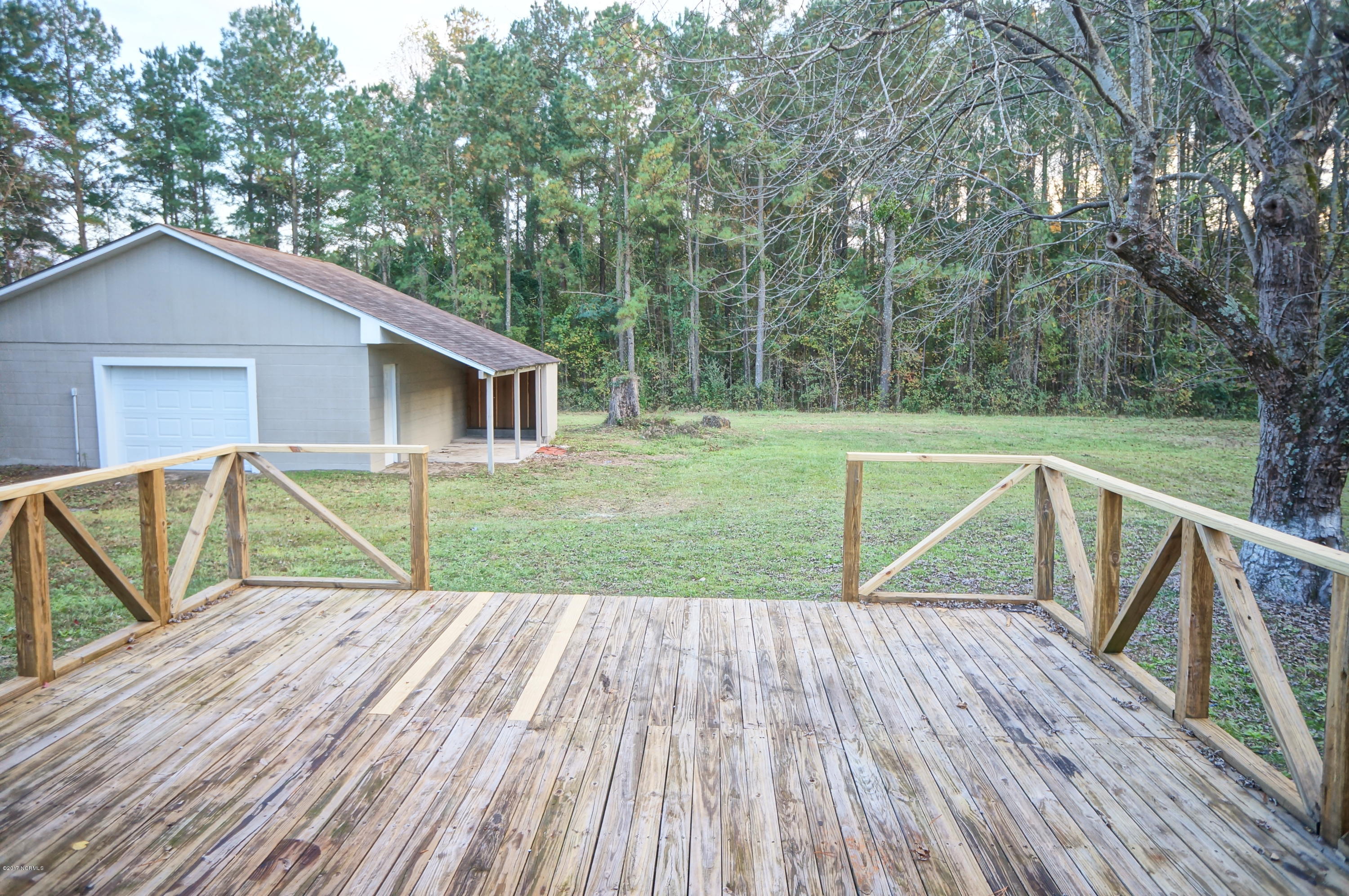 3709 Elveden Road New Bern, NC 28562 - Photo 9 of 34 Great Deck