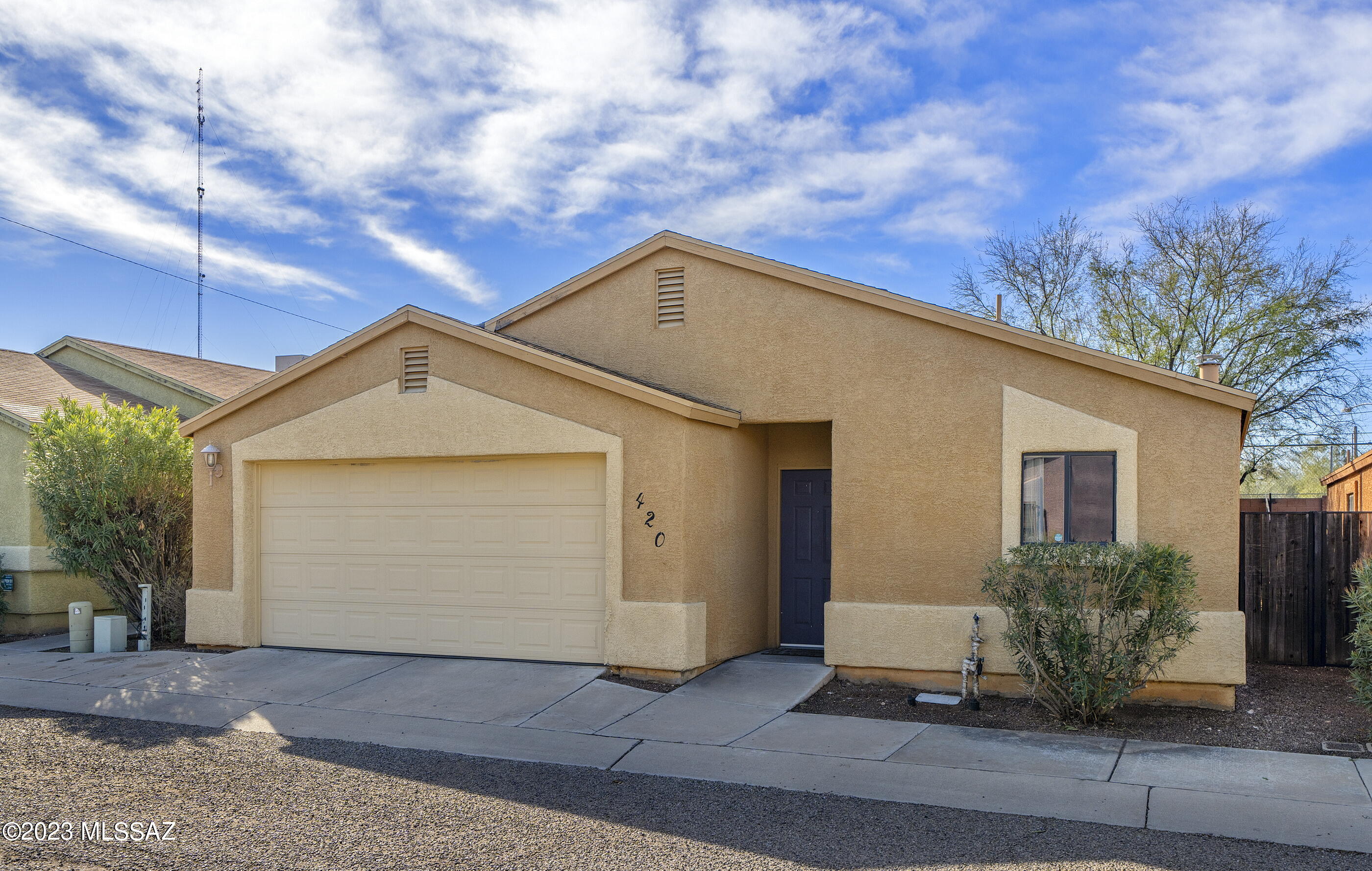 420 East Geronimo Bluff Loop Tucson, AZ 85705 - Photo 18 of 19