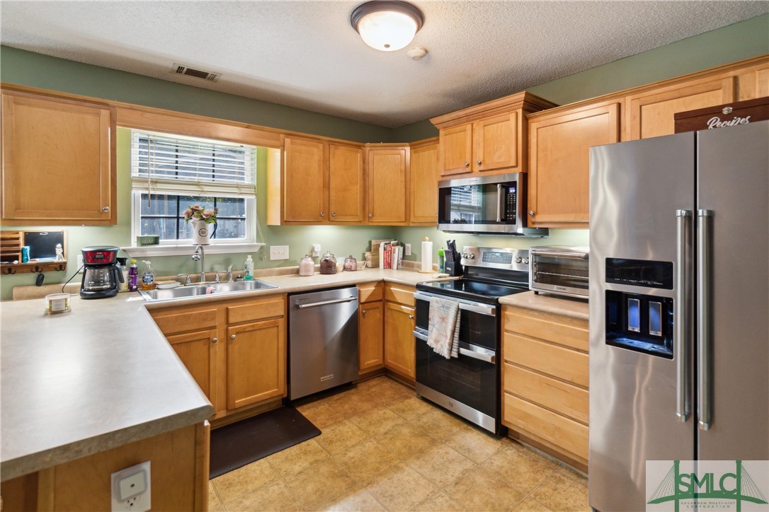 222 Wood Duck Way Springfield, GA 31329 - Photo 5 of 17