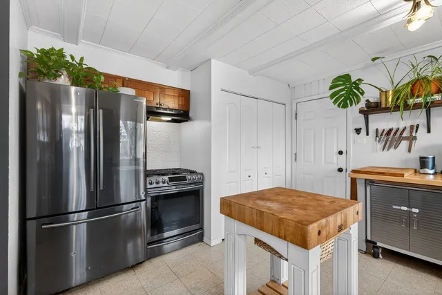 $365,000 | 714 East Eisenhower Avenue, Palatine, IL 60074