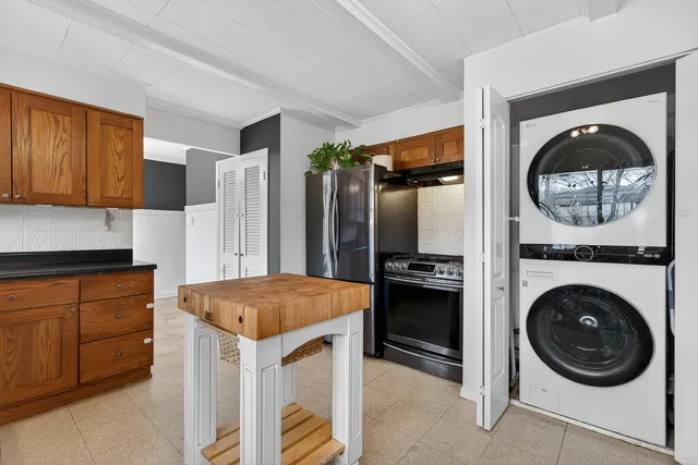 $365,000 | 714 East Eisenhower Avenue, Palatine, IL 60074