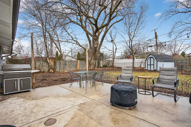 $365,000 | 714 East Eisenhower Avenue, Palatine, IL 60074