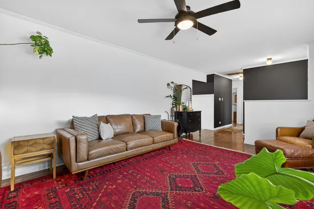 $365,000 | 714 East Eisenhower Avenue, Palatine, IL 60074