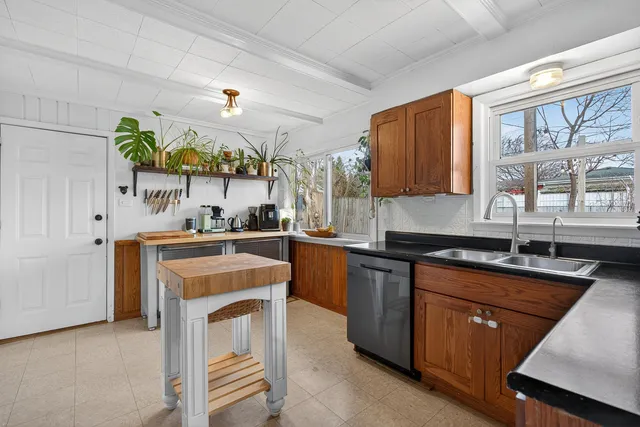 $365,000 | 714 East Eisenhower Avenue, Palatine, IL 60074