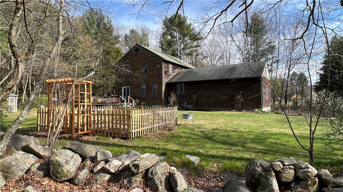 380 Lewis Farm Road Coventry, RI 02827 - Photo 4 of 32