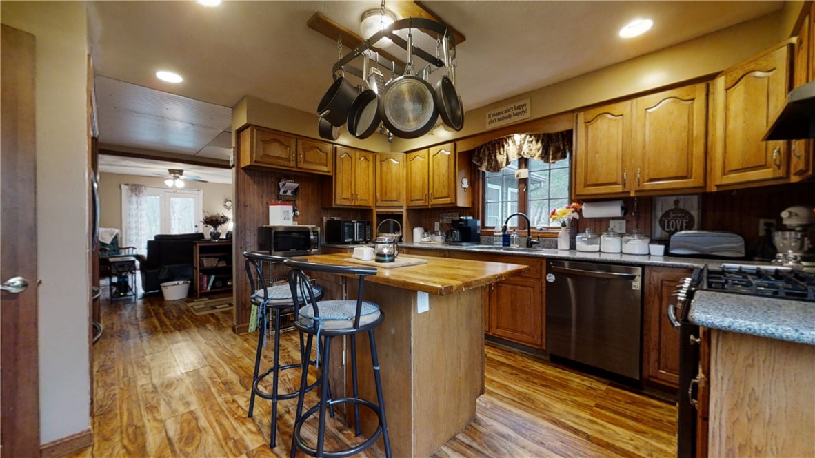 380 Lewis Farm Road Coventry, RI 02827 - Photo 7 of 32