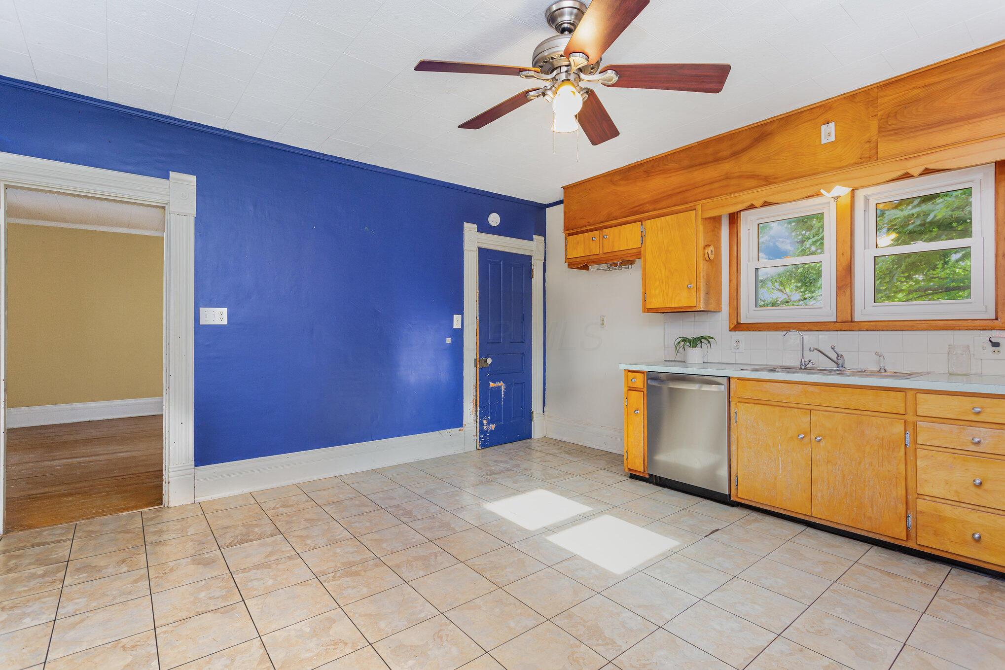 3340 Stringtown Road Northeast Lancaster, OH 43130 - Photo 7 of 27 Kitchen