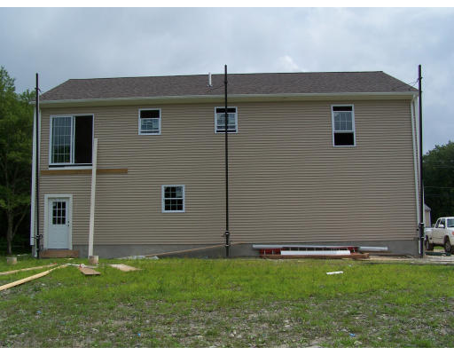 442 Vinnicum Road Swansea, MA 02777 - Photo 3 of 4 Gallery Image 3
