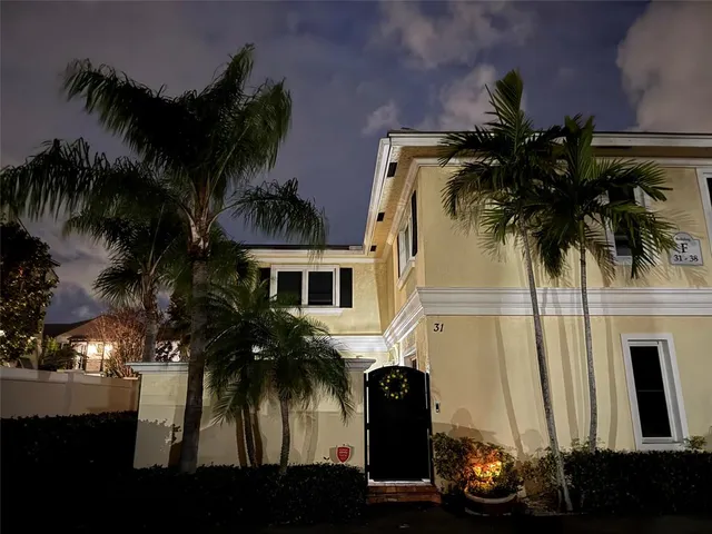 $6,500 | 1010 Northeast 8th Avenue, Unit 31F, Delray Beach, FL 33483