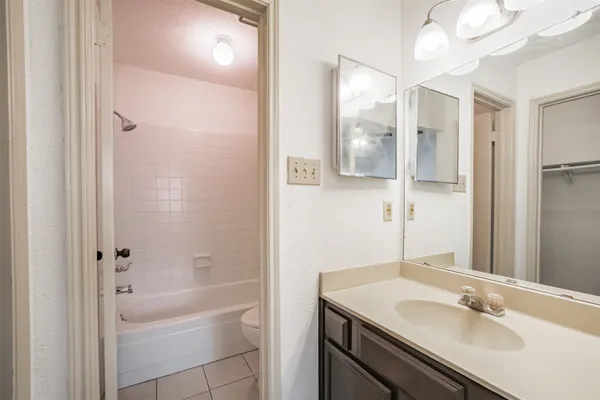 $1,449 | 12500 Brookglade Circle, Unit 206, Houston, TX 77099