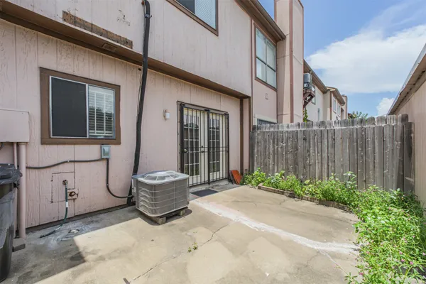 $1,449 | 12500 Brookglade Circle, Unit 206, Houston, TX 77099