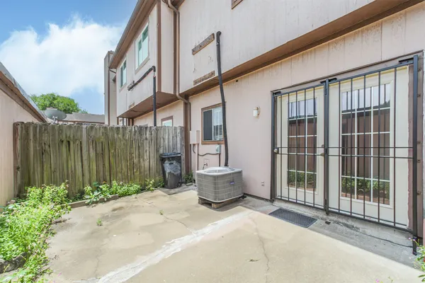 $1,449 | 12500 Brookglade Circle, Unit 206, Houston, TX 77099