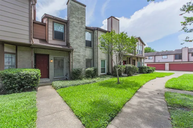 $1,399 | 12500 Brookglade Circle, Unit 206, Houston, TX 77099