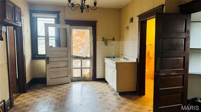 $130,000 | 2647 Carson Road, St. Louis, MO 63114