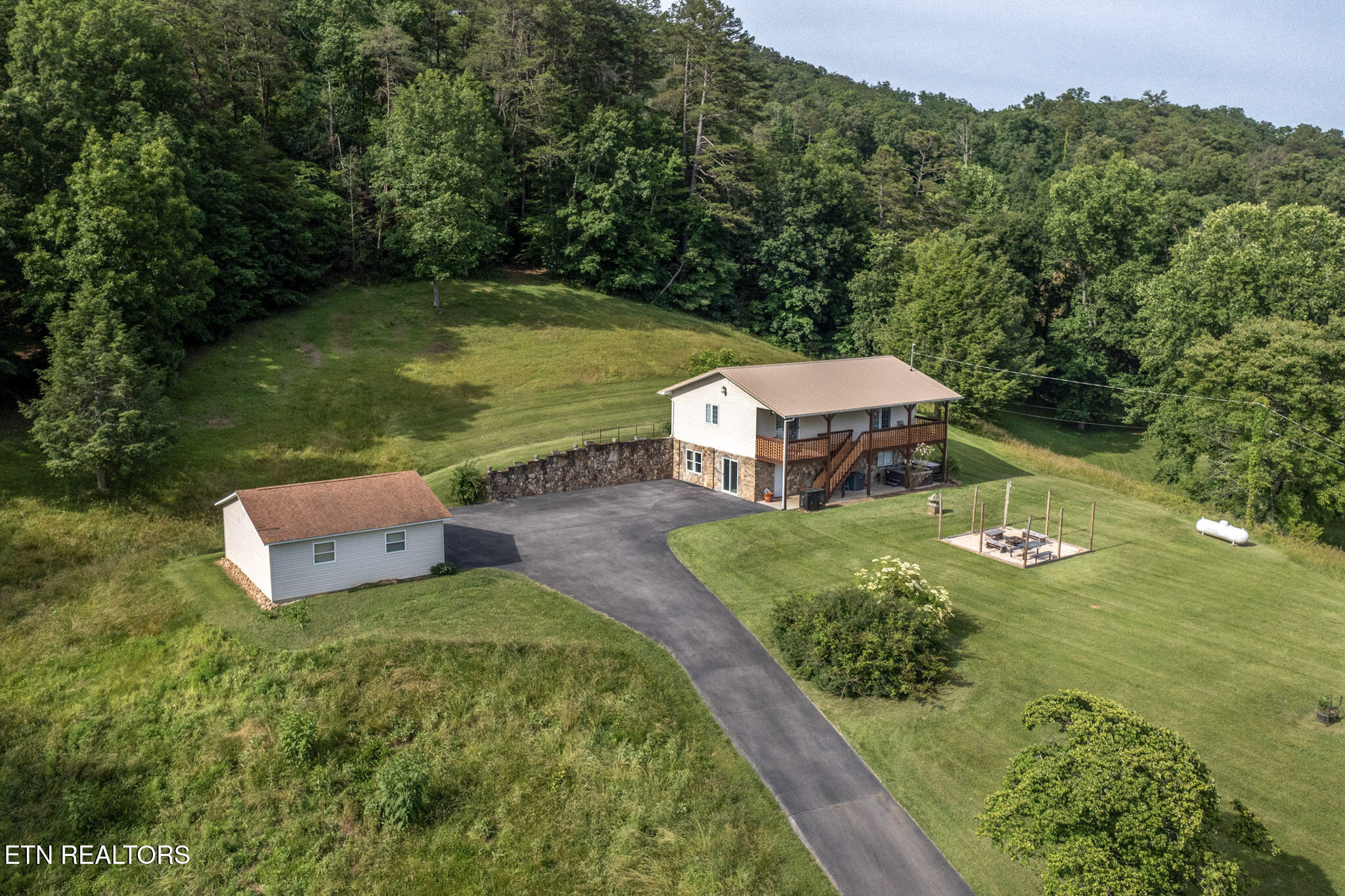 1315 McCarter Hollow Road Sevierville, TN 37862 - Photo 29 of 32 29-29_HIlltopHaven
