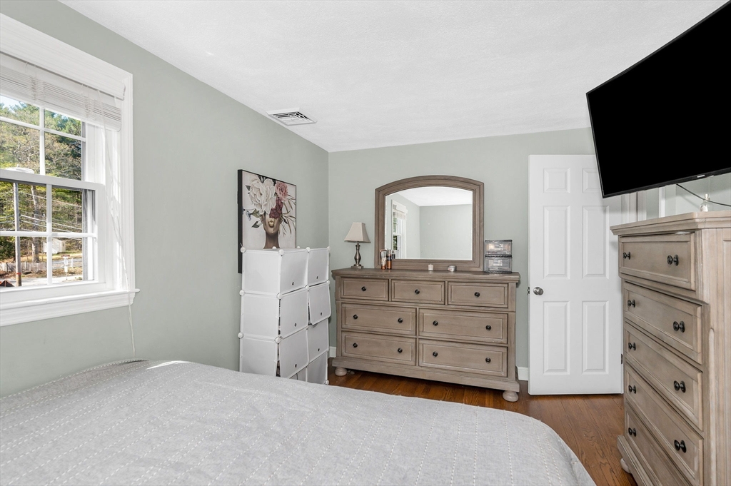 106 Grove Street Reading, MA 01867 - Photo 24 of 37