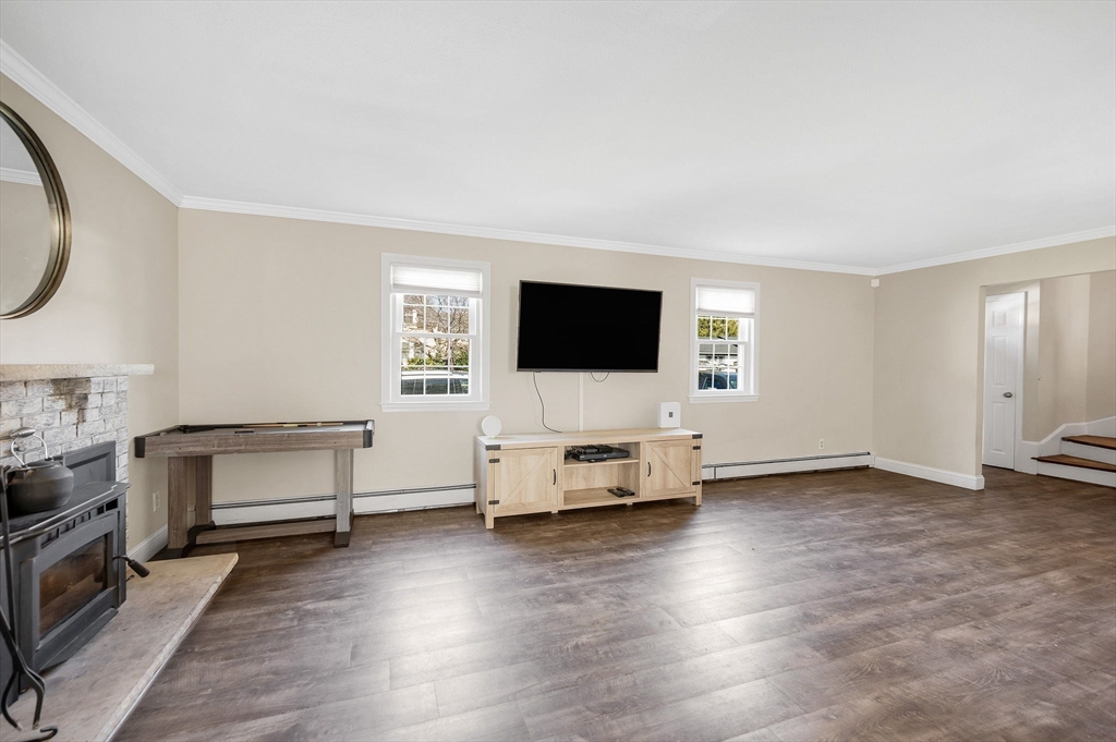 106 Grove Street Reading, MA 01867 - Photo 4 of 37