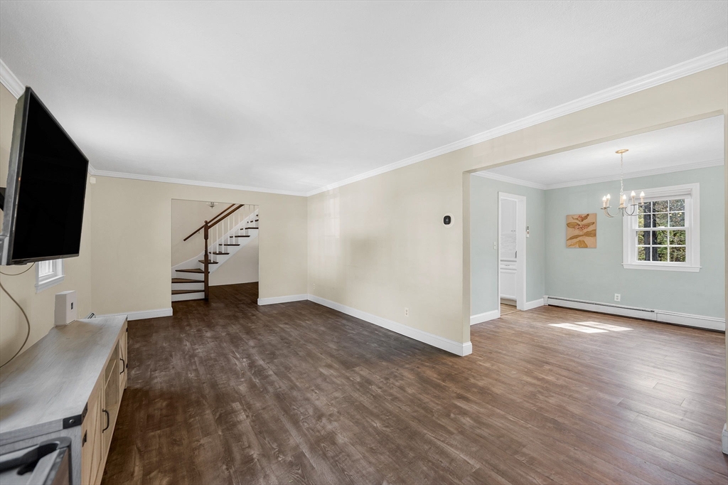 106 Grove Street Reading, MA 01867 - Photo 5 of 37