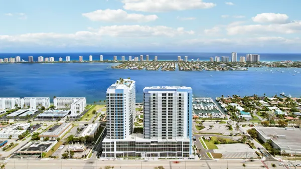 $24,995 | 220 Lake Shore Drive, Unit 612, Lake Park, FL 33403