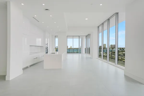 $24,995 | 220 Lake Shore Drive, Unit 612, Lake Park, FL 33403