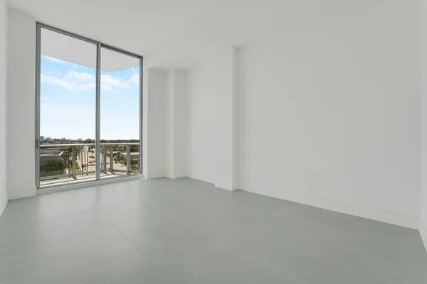 $24,995 | 220 Lake Shore Drive, Unit 612, Lake Park, FL 33403