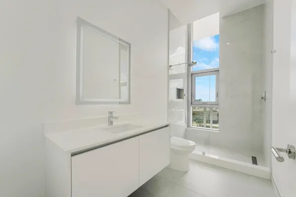 $24,995 | 220 Lake Shore Drive, Unit 612, Lake Park, FL 33403