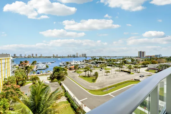$24,995 | 220 Lake Shore Drive, Unit 612, Lake Park, FL 33403