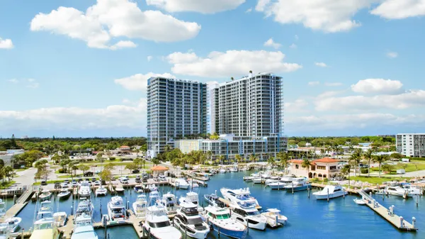 $24,995 | 220 Lake Shore Drive, Unit 612, Lake Park, FL 33403