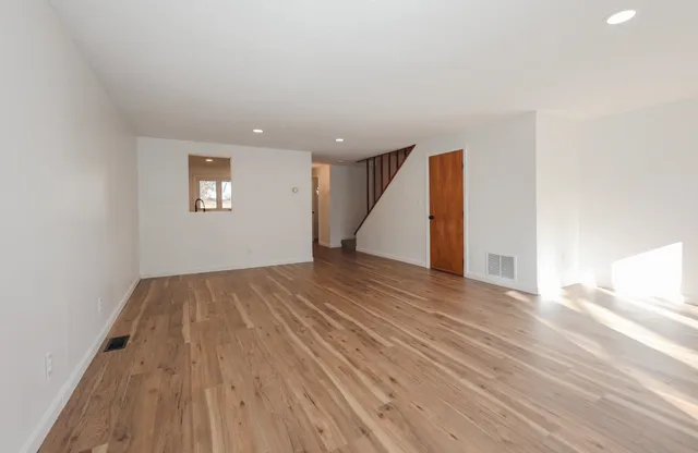 $385,000 | 40 Merrimack Drive, Merrimack, NH 03054