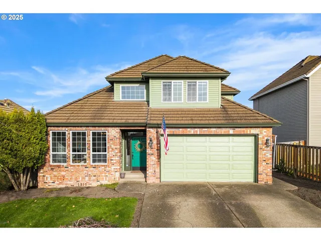 $674,900 | 12021 Southeast Summer Place, Clackamas, OR 97015