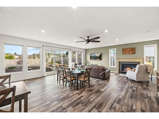 $674,900 | 12021 Southeast Summer Place, Clackamas, OR 97015