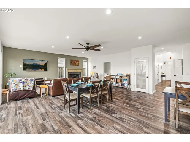 $674,900 | 12021 Southeast Summer Place, Clackamas, OR 97015