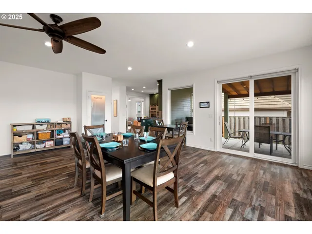 $674,900 | 12021 Southeast Summer Place, Clackamas, OR 97015