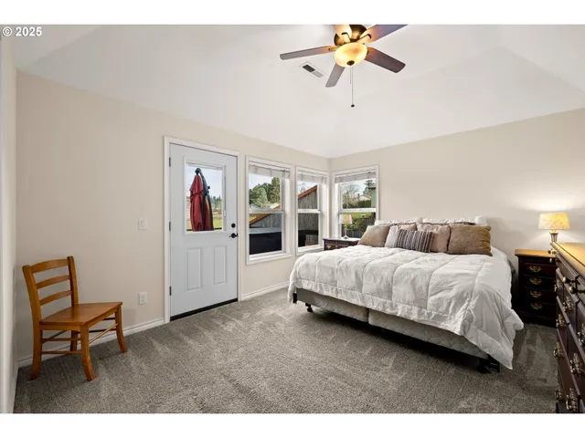 $674,900 | 12021 Southeast Summer Place, Clackamas, OR 97015