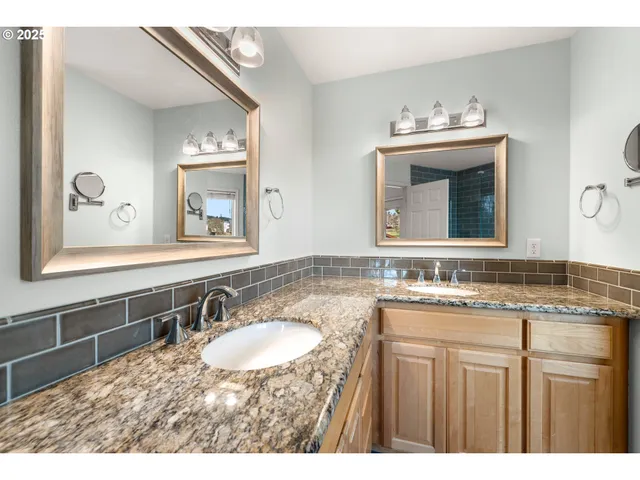 $674,900 | 12021 Southeast Summer Place, Clackamas, OR 97015