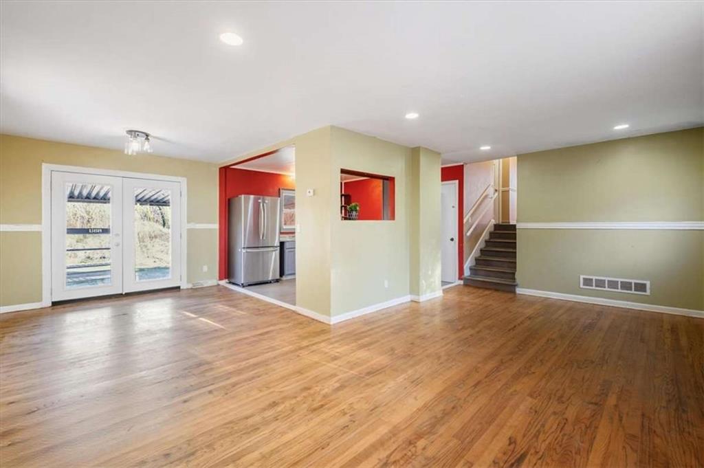 9 Atteiram Drive Rome, GA 30161 - Photo 6 of 29 a view of an empty room with wooden floor and closet