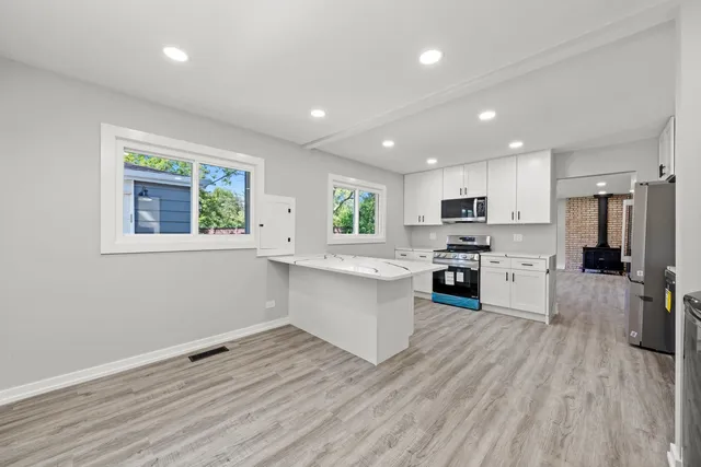 $220,000 | 338 Farragut Street, Park Forest, IL 60466